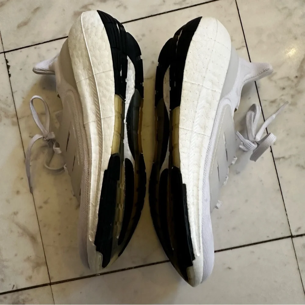 Adidas Ultra Boost Womens Size 8